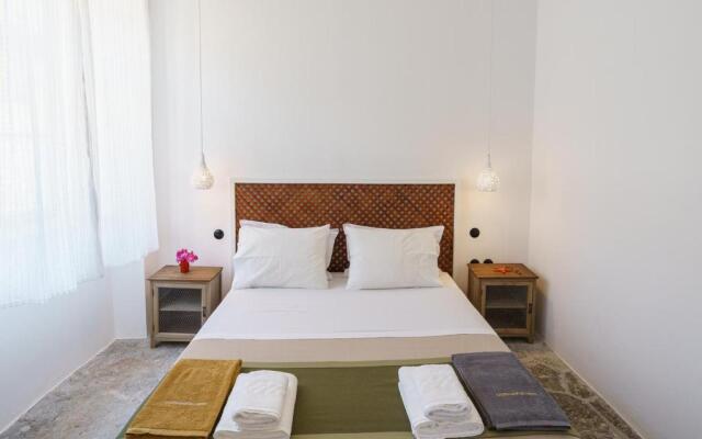 LIVIN HYDRA 1 -Luxury Apartments