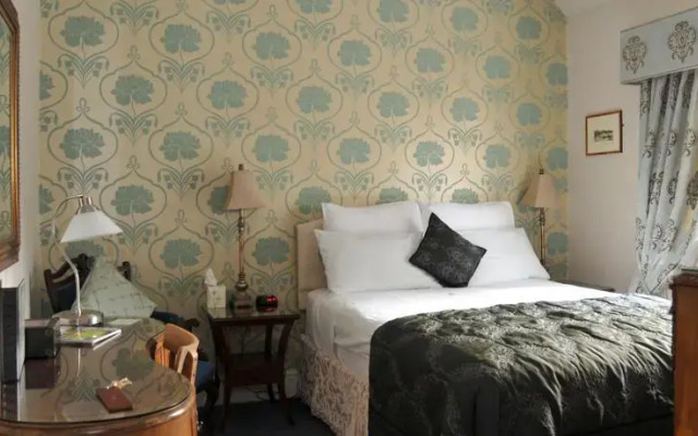 Wellington Lodge Luxury Bed And Breakfast