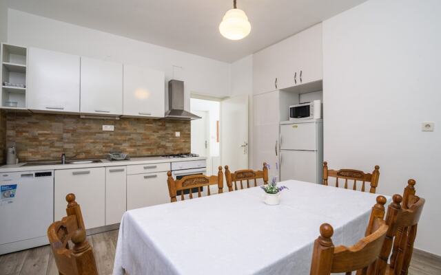 A3 90m2 apt W.shared Pool & Balcony,next to Beach