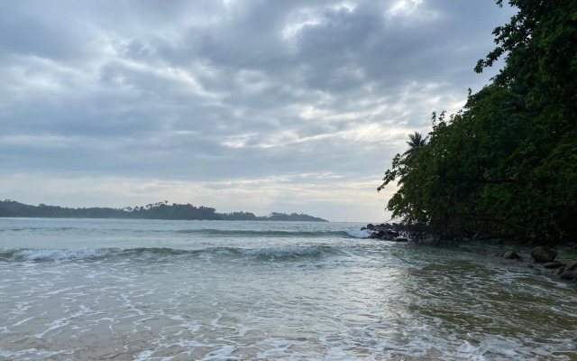 Yoho Talalla Ocean Beach Resort