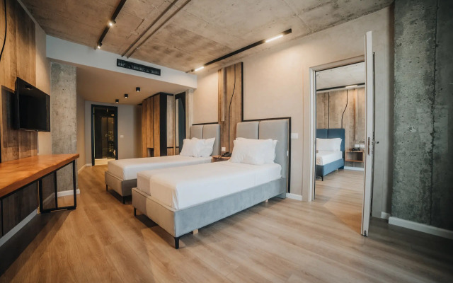 AMR Hotel