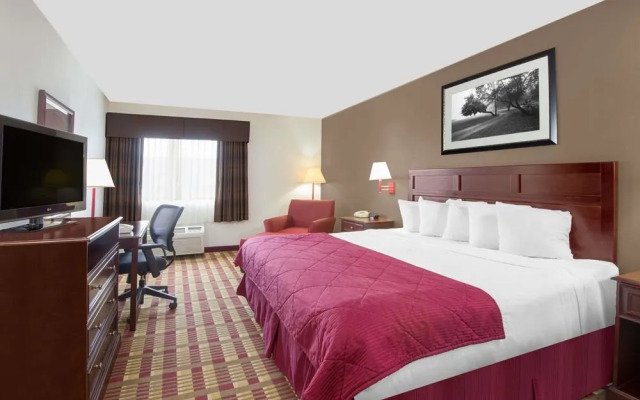 Baymont by Wyndham Boston Heights/Hudson