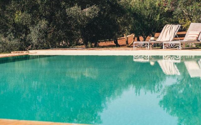 HelloApulia Trulli tra Pietre Full