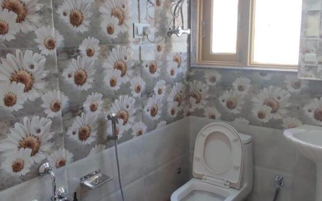 Hotel Silver Inn Srinagar