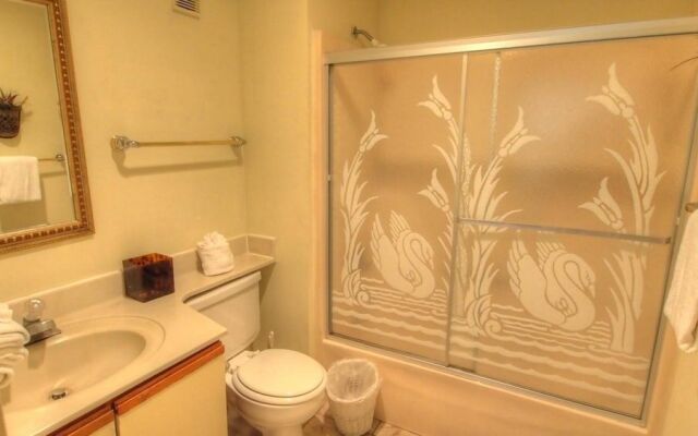 La Vista - 2 Br Condo