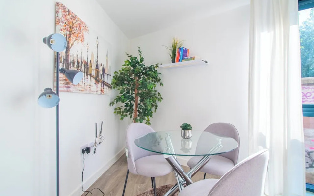 Sheffield City Apartment Retreat