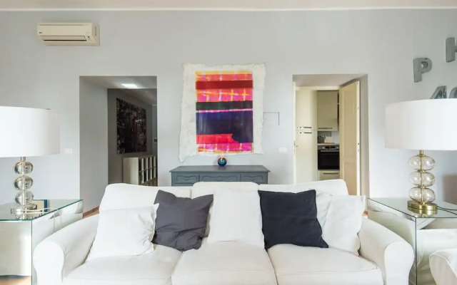 Luxury Apartment Auditorium