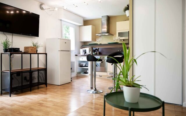 Chic Appartement avec Terrasse, Parking Privatif