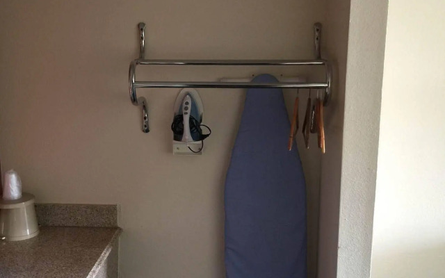 Q Lodging Motel