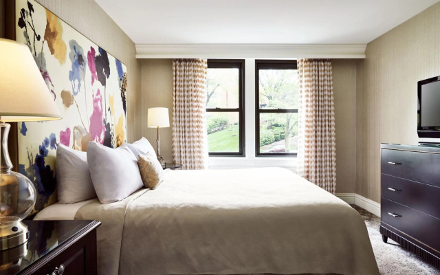 The Raphael Hotel, Autograph Collection