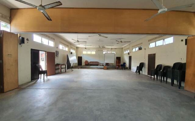 OYO 90278 Redzwan's Beach Resort
