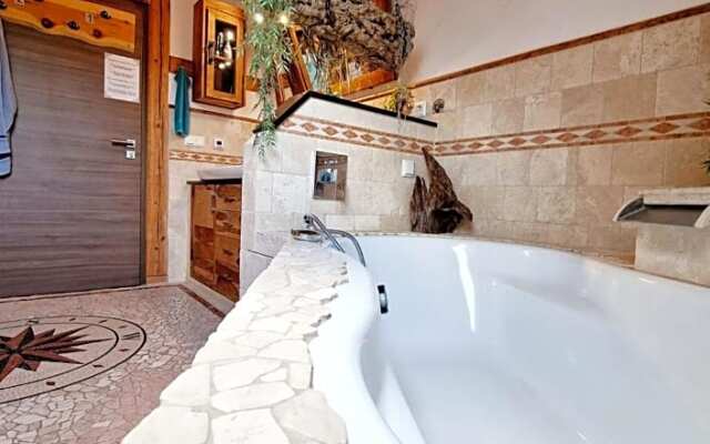 Wood & Stone Lodge 2