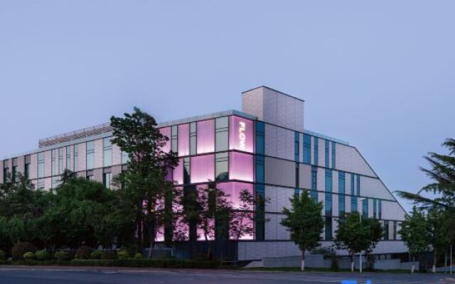 Flow And Co. Qingdao, Autograph Collection