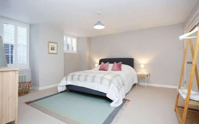 Vibrant City Centre 2-bed Apt.