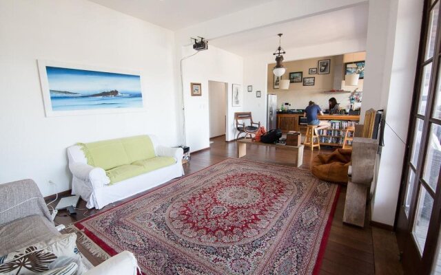 Casa Dois Irmãos