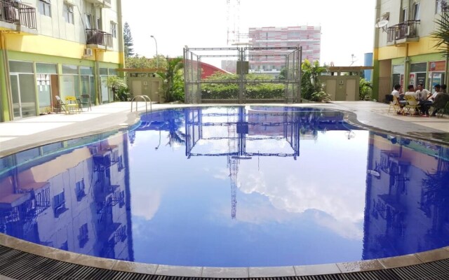 Nice And Comfy Studio At Suites @Metro Apartment