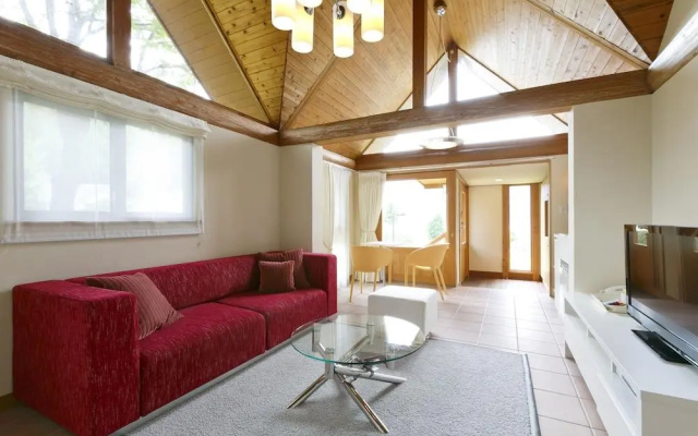 L'Hotel du Lac – Guest Rooms – Nagahama