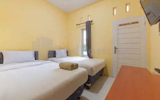 Pondok Tasyiq Syariah RedPartner – Guest Rooms – Tasikmalaya