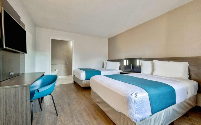 Motel 6 Anaheim, CA - Fullerton East