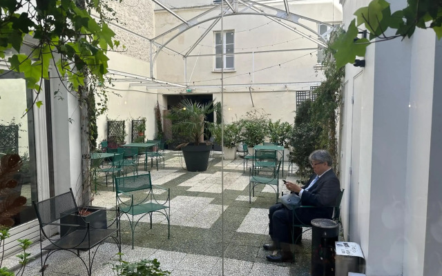 France Eiffel Hotel