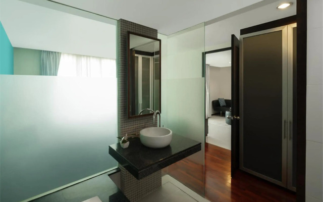 Silom Lofts Hotel