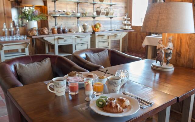 Hôtel Au Chamois d'Or by Les Etincelles