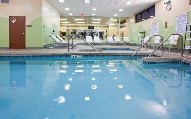 Crowne Plaza Milwaukee West