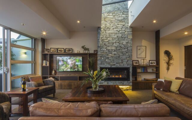 Shotover Penthouse & Spa by Staysouth