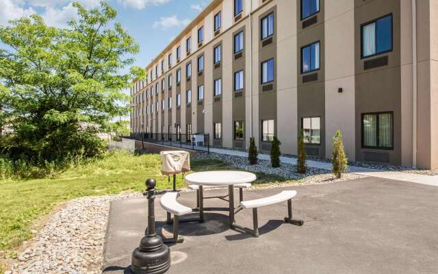 Sleep Inn & Suites Middletown - Goshen