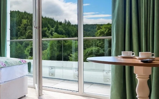 Woodenbridge Hotel