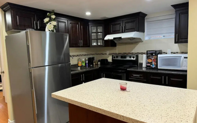 Comfy Basement Apartment in Toronto