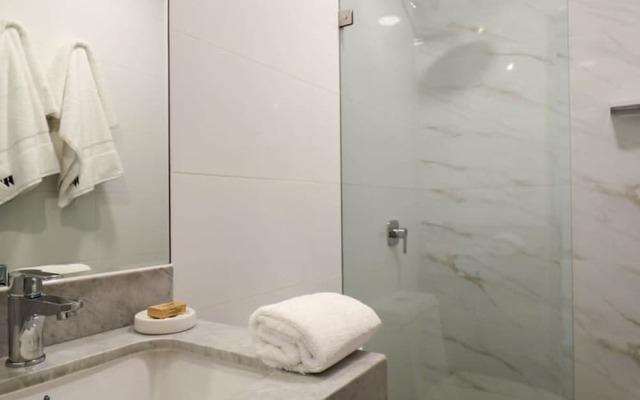 w Unique 2BR With Balcony in Miraflores