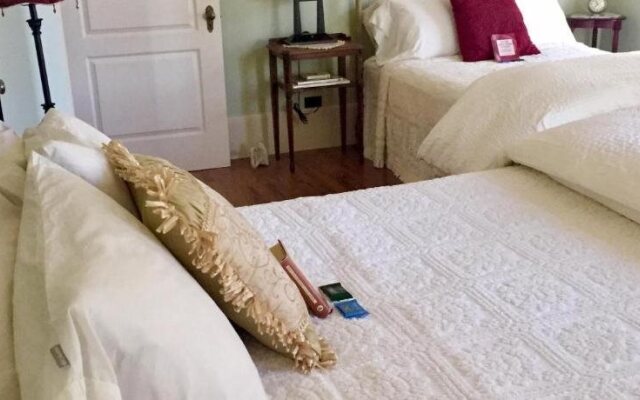 Starlight Pines Bed and Breakfast