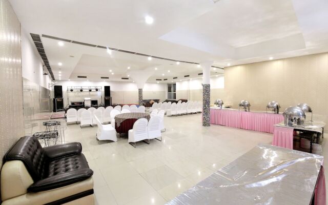 Capital O 4963 Hotel Inderprasth