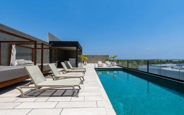 Spacious Apartment With Terrace and Rooftop Pool