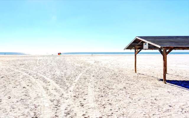 Jamaica Royale 101 - Two Bedroom Condo