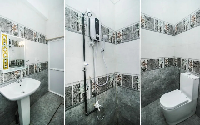 OYO 119 Lagoon Waves