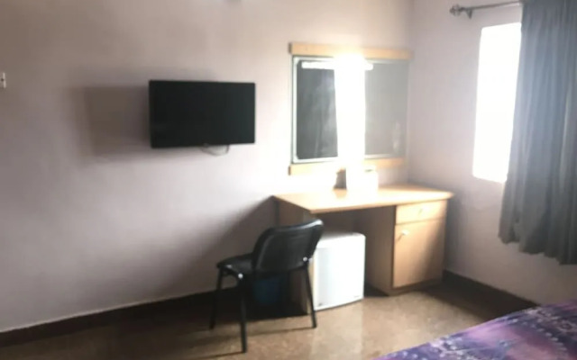 Meadway Luxury Hotels