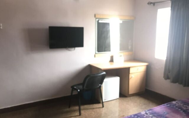 Meadway Luxury Hotels