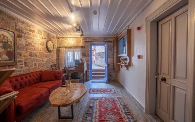Cunda Alesta Otel