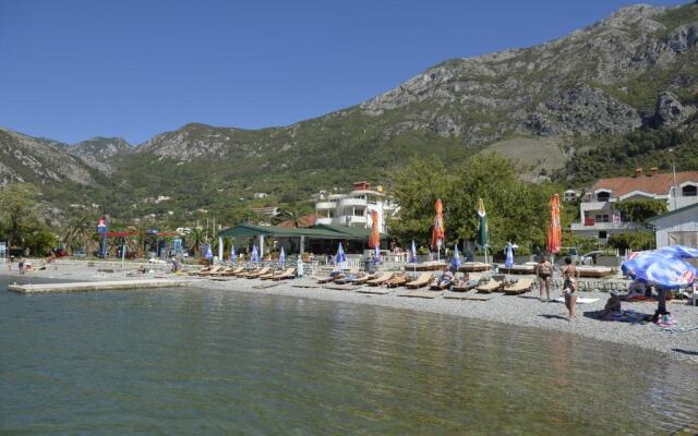 Fashion Beach Apartments