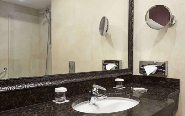 Ramada Hotel & Suites By Wyndham Bucharest North