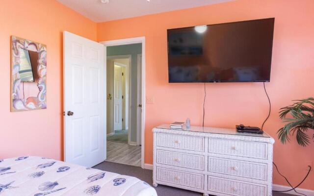 See Otter by Oak Island Accommodations