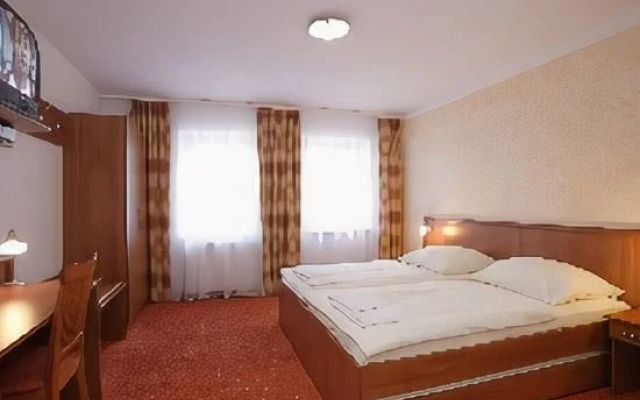 Hotel - Restaurant ZORBAS
