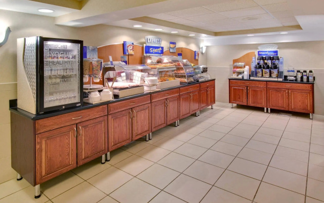 Holiday Inn Express Chicago-Downers Grove by IHG