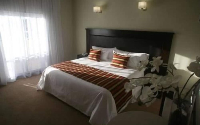 Altos Del Estero Hotel And Apartments