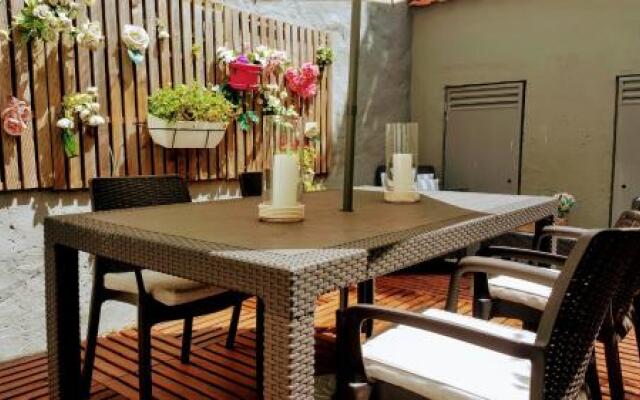 Almada Apartments 468