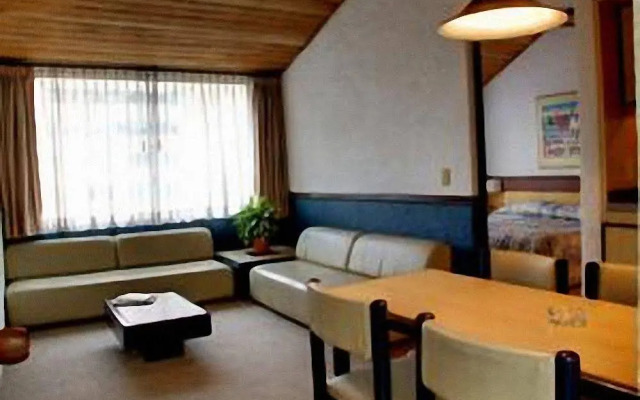 Suites Real 85