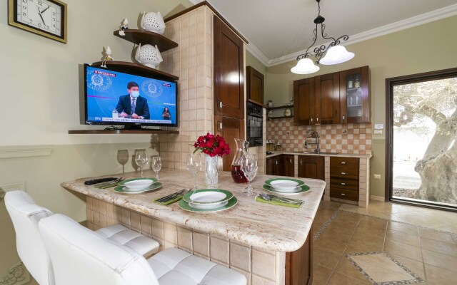 Villa Simone Vacation Villa With Wifi