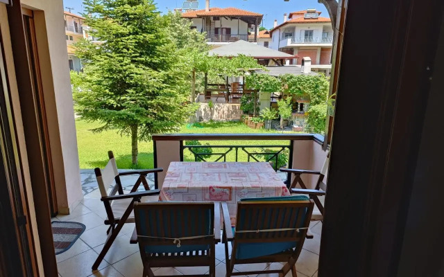 Voula Kourbeti Apartments